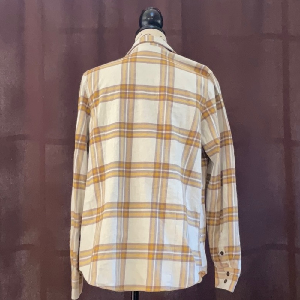 Patagonia Beige and Yellow Plaid Women’s Shirt - Picture 2 of 5